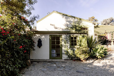 Charming 4 BR English Cottage in Hollywood Dell image 12