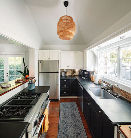 Charming 4 BR English Cottage in Hollywood Dell image 10