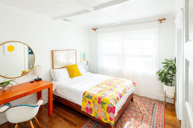 Charming 4 BR English Cottage in Hollywood Dell image 16