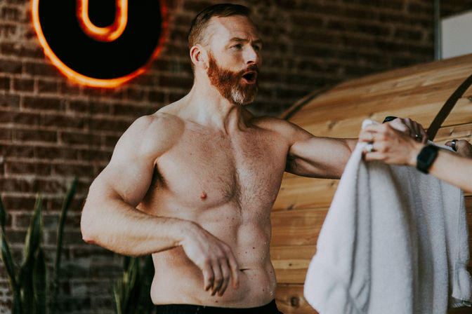 The Sip & Dip: Sauna, Cold & Hot Plunge + Drinks image 9