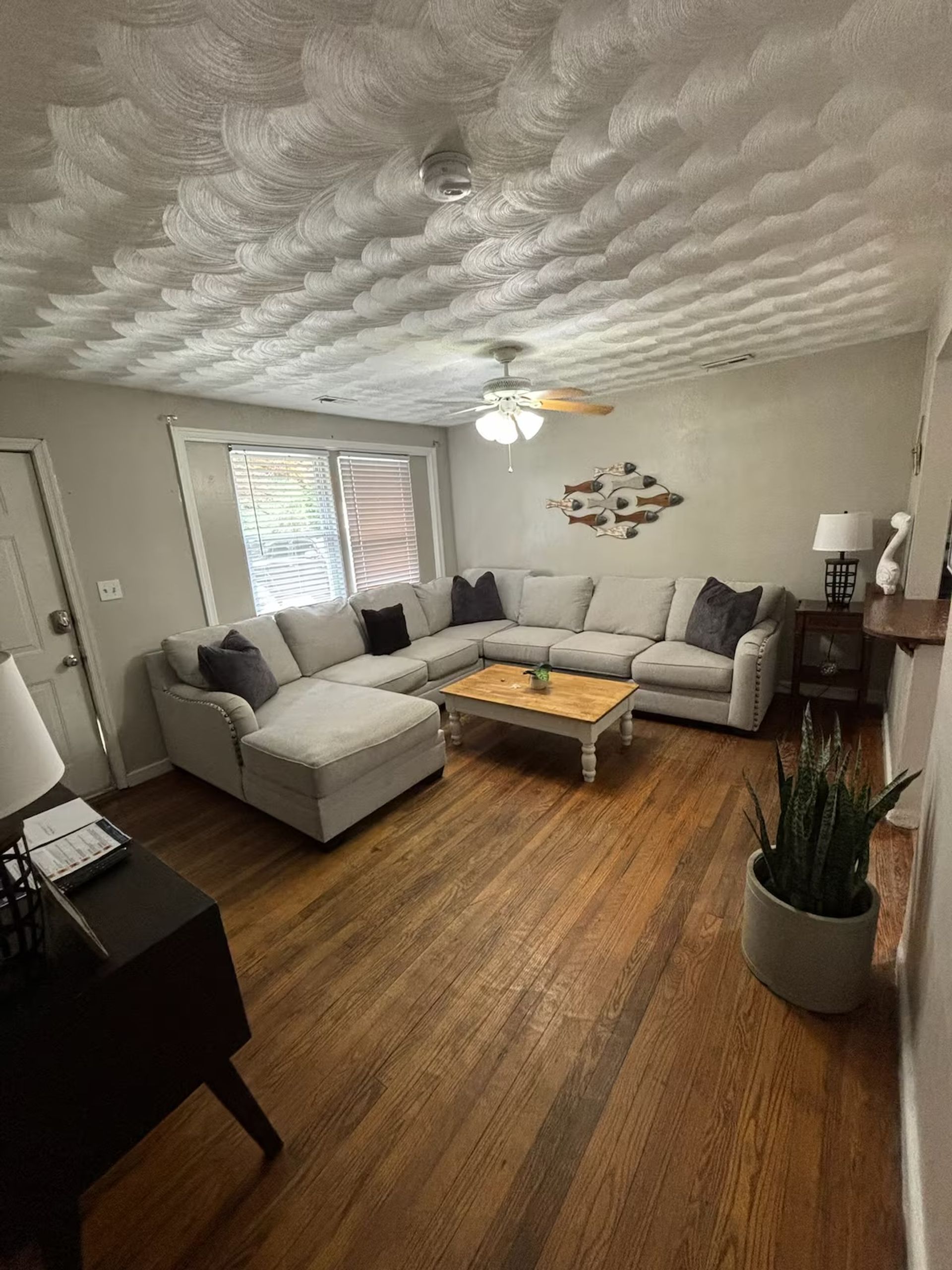 The Beachwood 3 BR Retreat: Steps to the Beach, Restaurants & Nightlife image 1