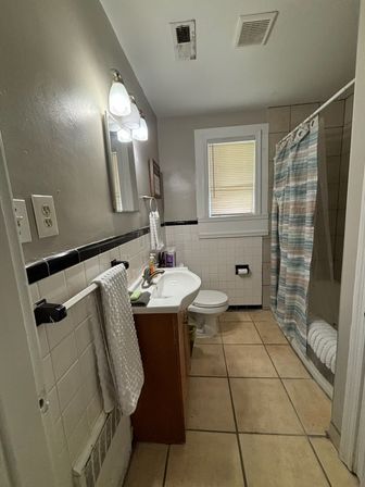 The Beachwood 3 BR Retreat: Steps to the Beach, Restaurants & Nightlife image 15