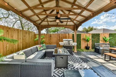 Luxe Duplex Resort with a Mega Hot Tub near NRG Stadium image 58