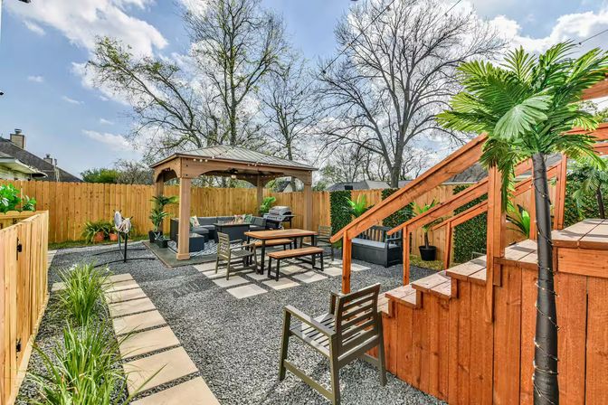 Luxe Duplex Resort with a Mega Hot Tub near NRG Stadium image 6
