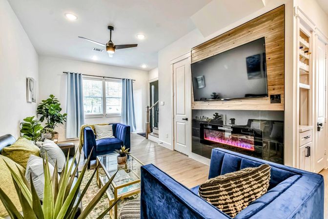 Luxe Duplex Resort with a Mega Hot Tub near NRG Stadium image 47