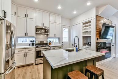 Luxe Duplex Resort with a Mega Hot Tub near NRG Stadium image 24
