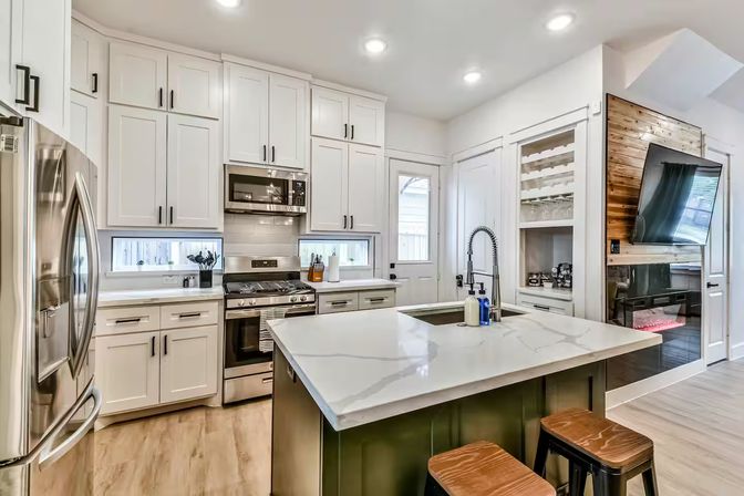 Luxe Duplex Resort with a Mega Hot Tub near NRG Stadium image 24