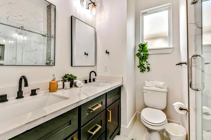 Luxe Duplex Resort with a Mega Hot Tub near NRG Stadium image 40