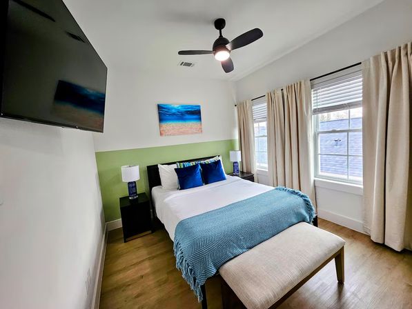 Luxe Duplex Resort with a Mega Hot Tub near NRG Stadium image 39