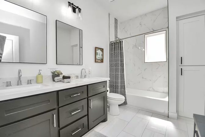 Luxe Duplex Resort with a Mega Hot Tub near NRG Stadium image 65