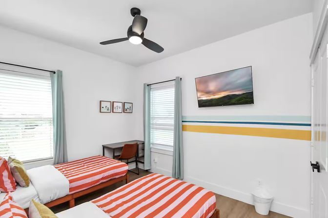 Luxe Duplex Resort with a Mega Hot Tub near NRG Stadium image 32