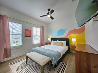 Luxe Duplex Resort with a Mega Hot Tub near NRG Stadium image 31