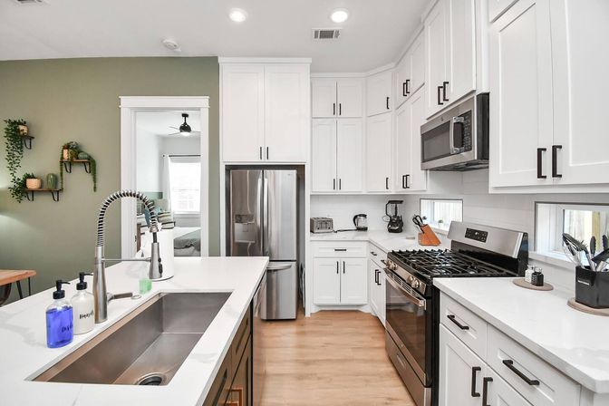 Luxe Duplex Resort with a Mega Hot Tub near NRG Stadium image 22