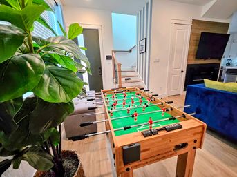 Luxe Duplex Resort with a Mega Hot Tub near NRG Stadium image 12