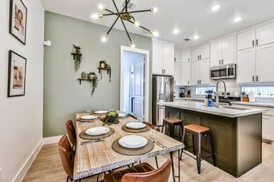 Luxe Duplex Resort with a Mega Hot Tub near NRG Stadium image 19