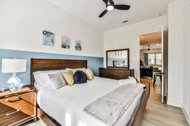 Luxe Duplex Resort with a Mega Hot Tub near NRG Stadium image 30