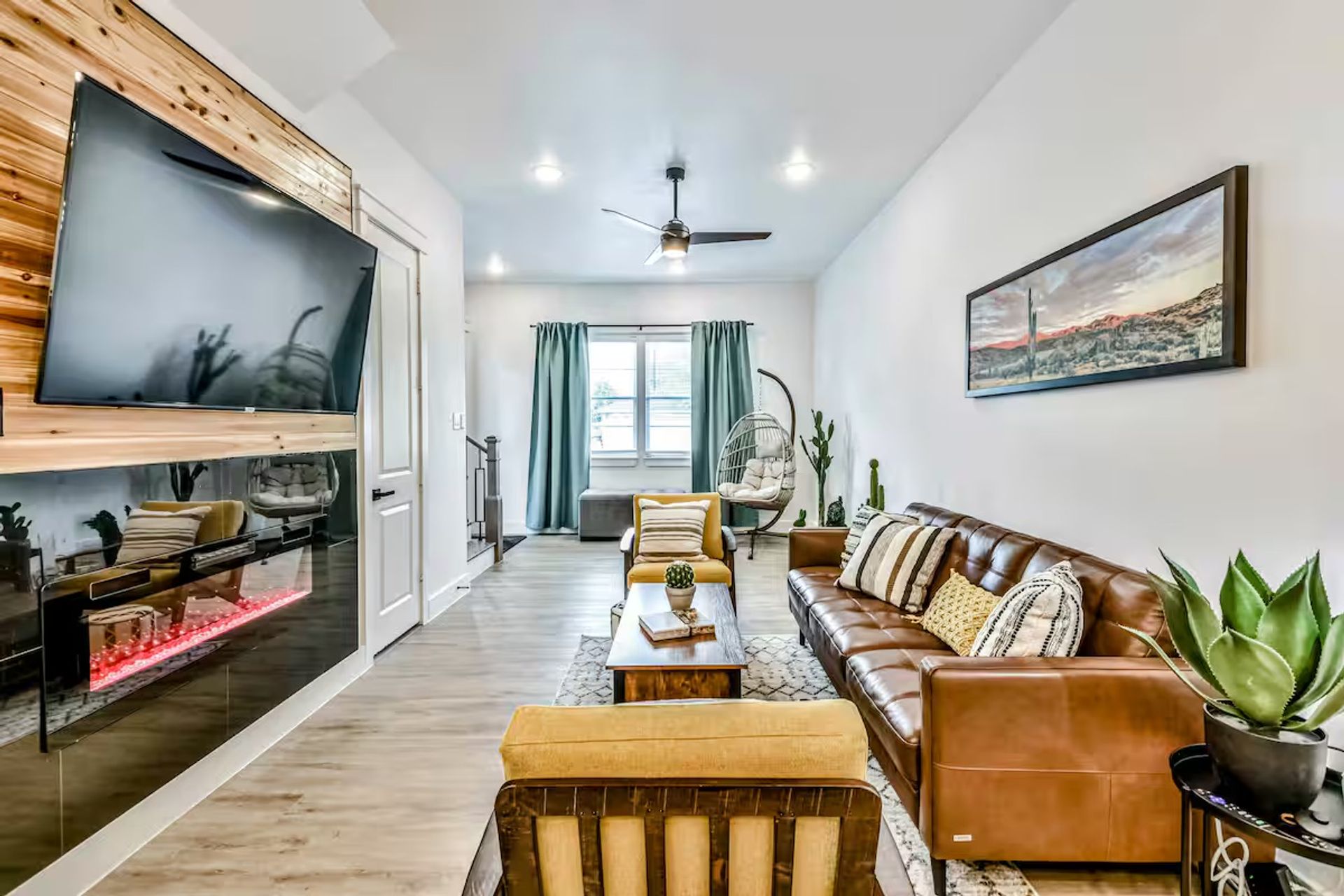 Luxe Duplex Resort with a Mega Hot Tub near NRG Stadium image 2