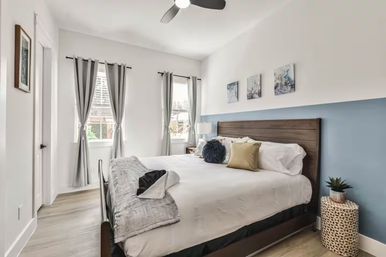 Luxe Duplex Resort with a Mega Hot Tub near NRG Stadium image 48
