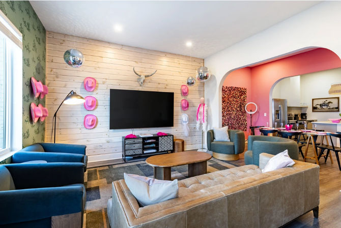 The Outrider by AvantStay: Ultimate Bachelorette Retreat Near Broadway (Sleeps 24) image 9