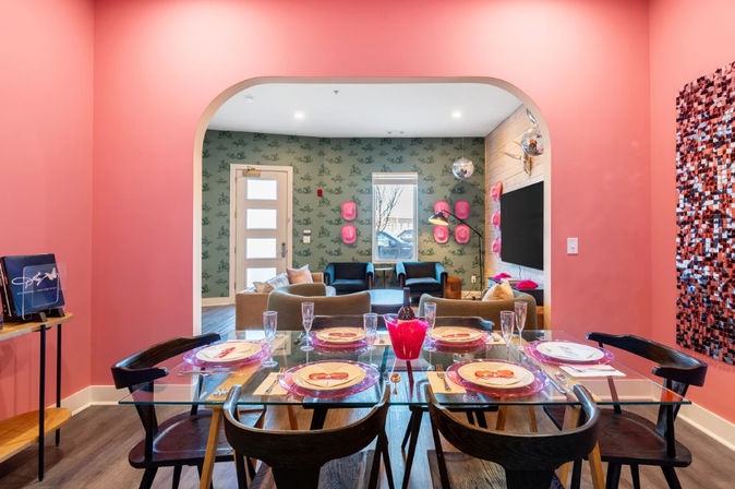 The Outrider by AvantStay: Ultimate Bachelorette Retreat Near Broadway (Sleeps 24) image 5