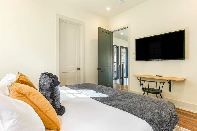 Tropical Paradise with Heated Pool Minutes to French Quarter image 9