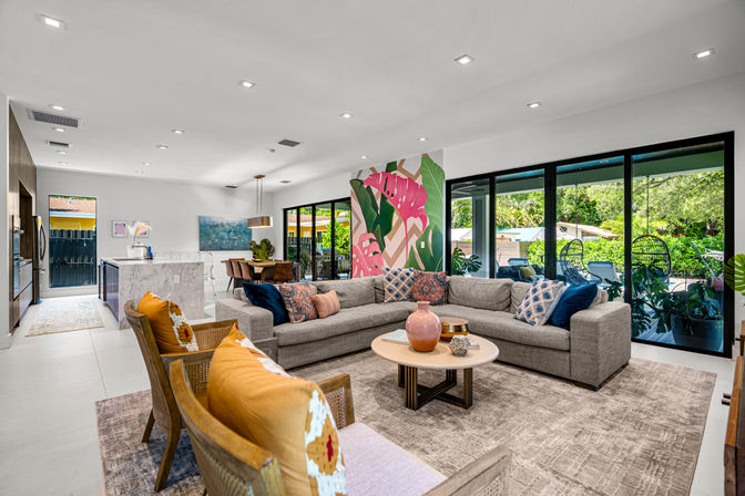 Insta-Worthy 5 BR with Heated Pool: 5 Minutes to Las Olas image 30