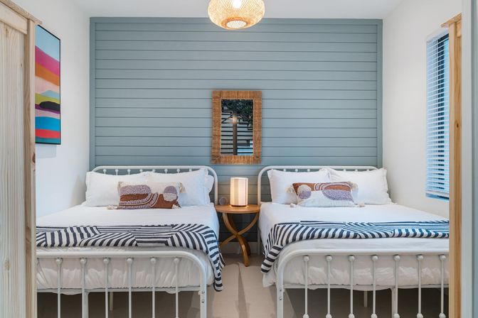 Insta-Worthy 5 BR with Heated Pool: 5 Minutes to Las Olas image 32