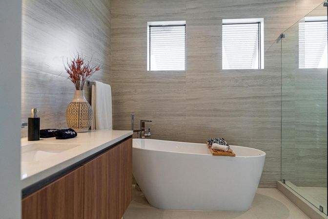 Insta-Worthy 5 BR with Heated Pool: 5 Minutes to Las Olas image 15