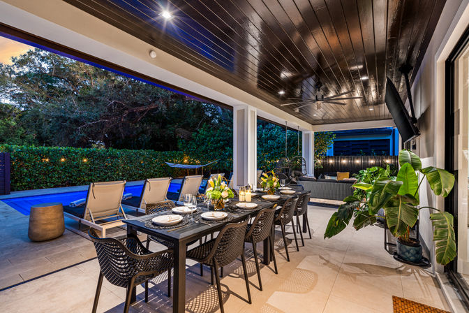 Insta-Worthy 5 BR with Heated Pool: 5 Minutes to Las Olas image 7
