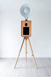 Il Piccolo Foto Booth: A Refined Photographic Experience image 2