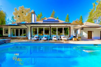 Luxury Villa & 6 Acre Ranch in Sonoma Wine Country: Springwater Pool, Hot Tub, Bocce, Creek & Event Barn image 9