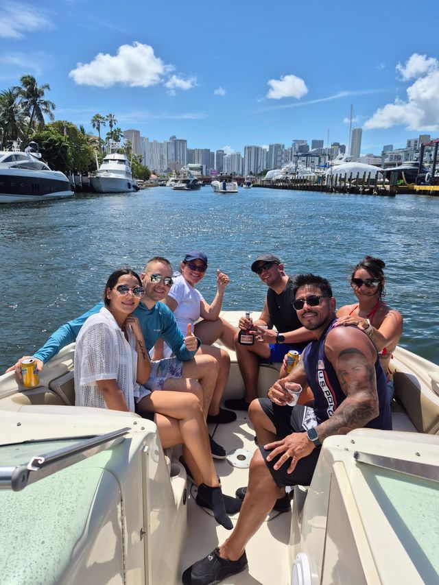 Luxury Sunset Cruise Experience with Legacy Boats image 3