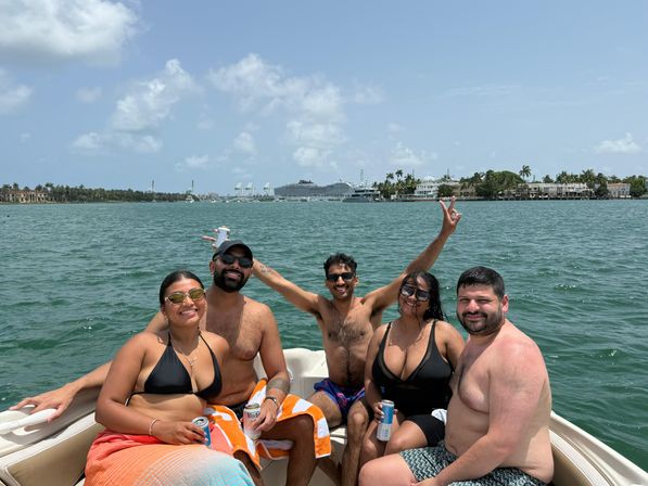 Luxury Sunset Cruise Experience with Legacy Boats image 8