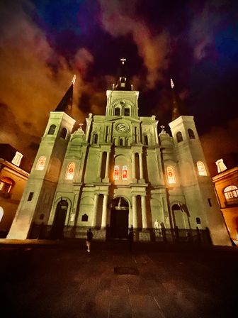 Haunted History Pub Crawl: Discover Ghosts, Vampires, and True Crime Legends image 8