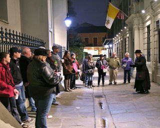 Haunted History Pub Crawl: Discover Ghosts, Vampires, and True Crime Legends image 12