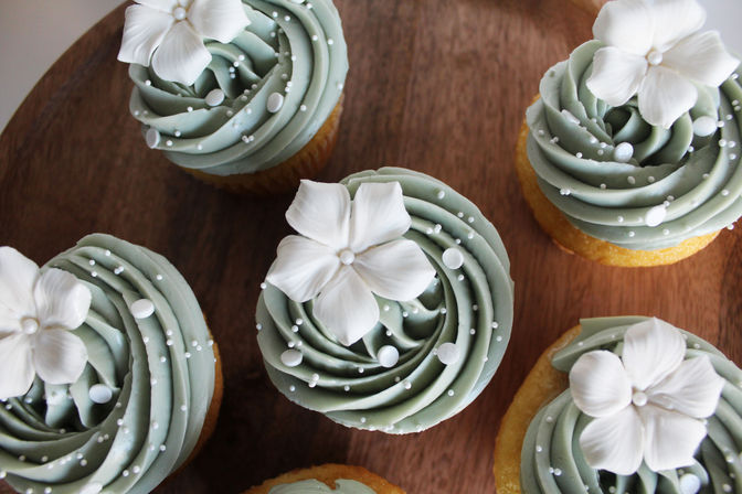 Bespoke Sugar Flower Cupcakes: One Dozen Luxury Cupcakes Topped with Hand Sculpted Florals image 12