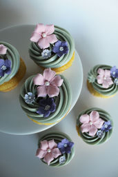 Bespoke Sugar Flower Cupcakes: One Dozen Luxury Cupcakes Topped with Hand Sculpted Florals image 14