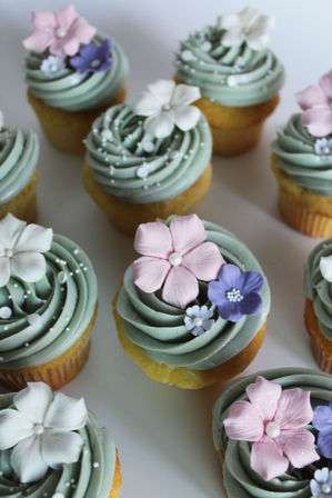 Bespoke Sugar Flower Cupcakes: One Dozen Luxury Cupcakes Topped with Hand Sculpted Florals image 16