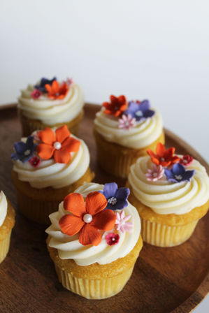 Bespoke Sugar Flower Cupcakes: One Dozen Luxury Cupcakes Topped with Hand Sculpted Florals image 2