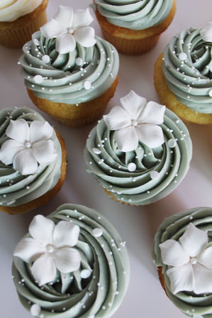 Bespoke Sugar Flower Cupcakes: One Dozen Luxury Cupcakes Topped with Hand Sculpted Florals image 19