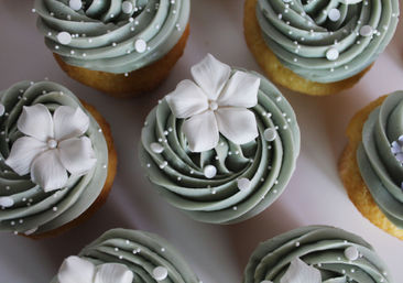 Bespoke Sugar Flower Cupcakes: One Dozen Luxury Cupcakes Topped with Hand Sculpted Florals image 18