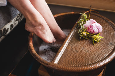 Urban Wellness Spa: Salt Caves, Couples, Massage & Facial Services image 5