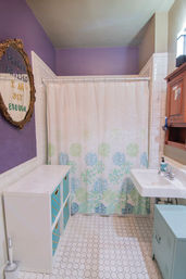 B'ham Tree House: Magical Mansion with 7 Suites & Cozy Hangout Spots image 19