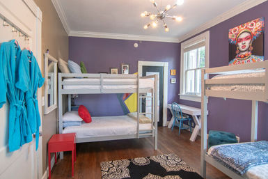 B'ham Tree House: Magical Mansion with 7 Suites & Cozy Hangout Spots image 11