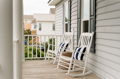 Steps to the Beach: Spacious 7-Bed Home with Grill image 7