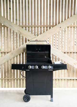 Steps to the Beach: Spacious 7-Bed Home with Grill image 6