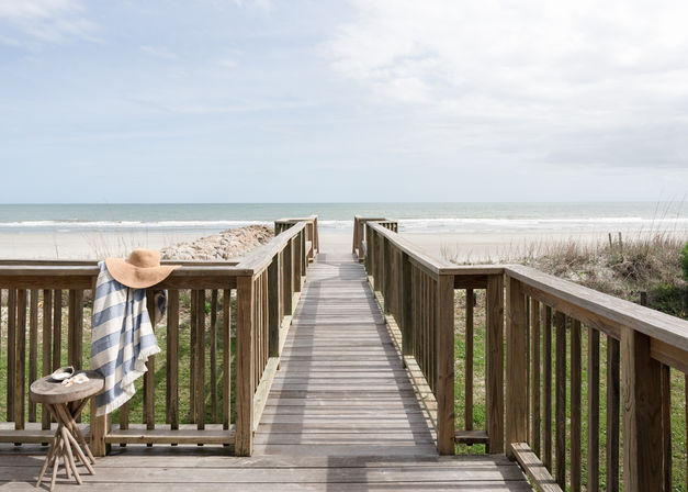 Steps to the Beach: Spacious 7-Bed Home with Grill image 1