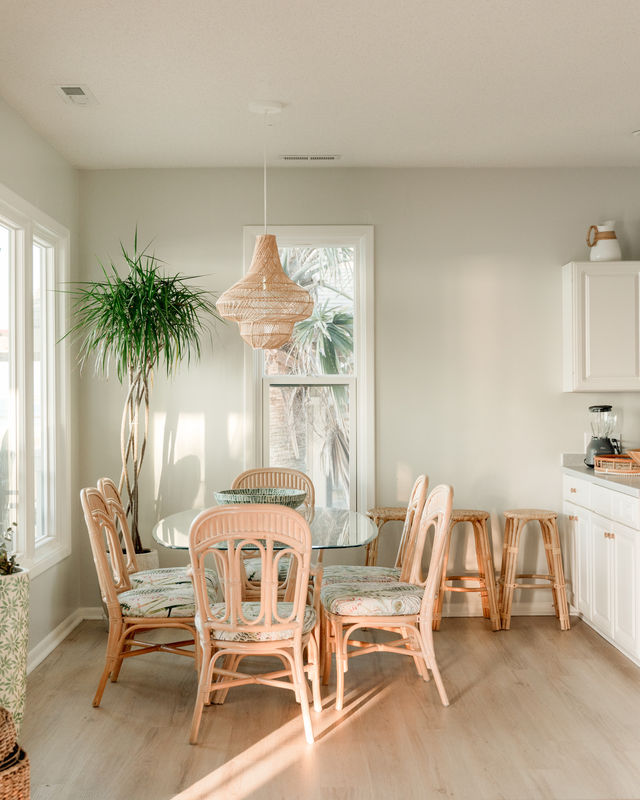 Steps to the Beach: Spacious 7-Bed Home with Grill image 4