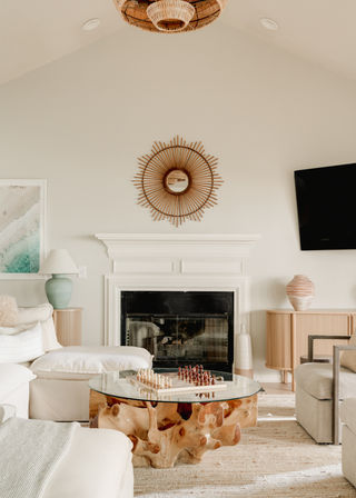 Steps to the Beach: Spacious 7-Bed Home with Grill image 9