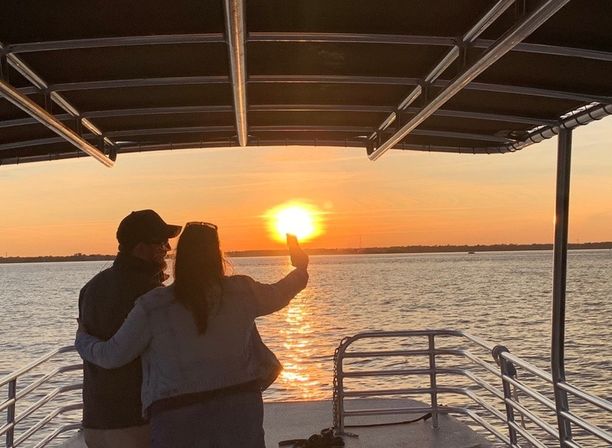 Private Sunset Boat Cruise: Sip, Sightsee & Unwind on the Water image 3